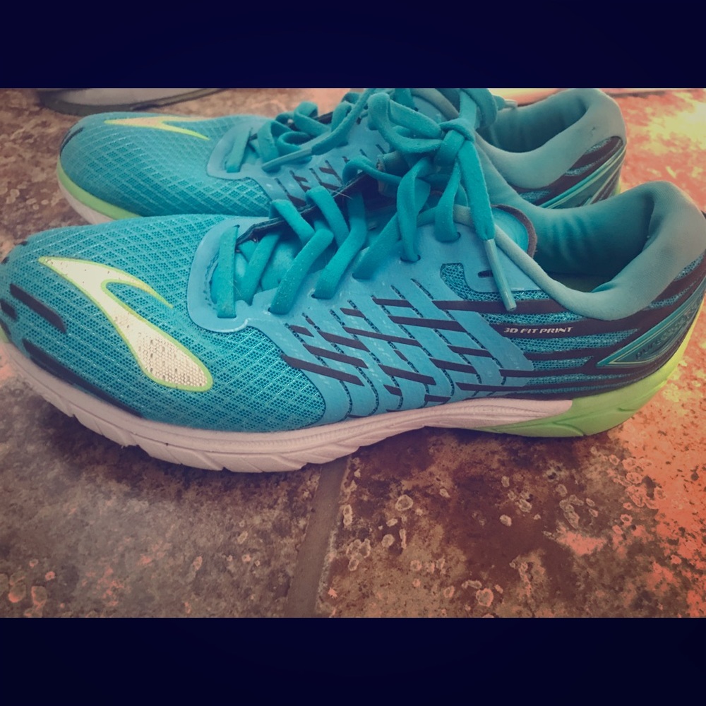 Brooks running shoes size 9